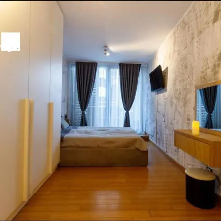 Silver Paradise Sófia