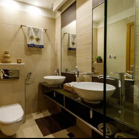 Silver Paradise Apartament *