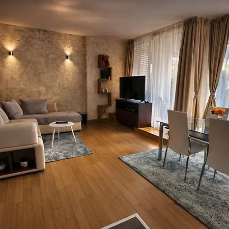 Silver Paradise Apartament *